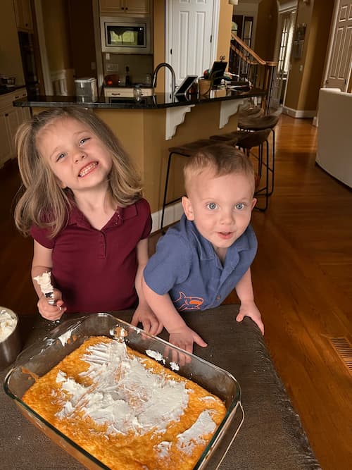 kids cooking together